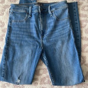 Abercrombie + Fitch High Rise Jean Legging in Medium Destroyed